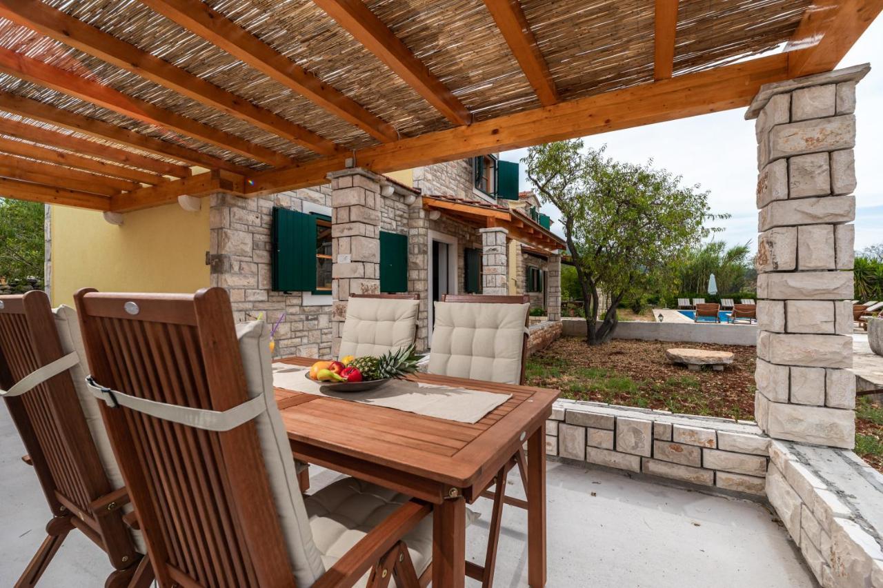 Komun Apartments Vela Luka Zewnętrze zdjęcie