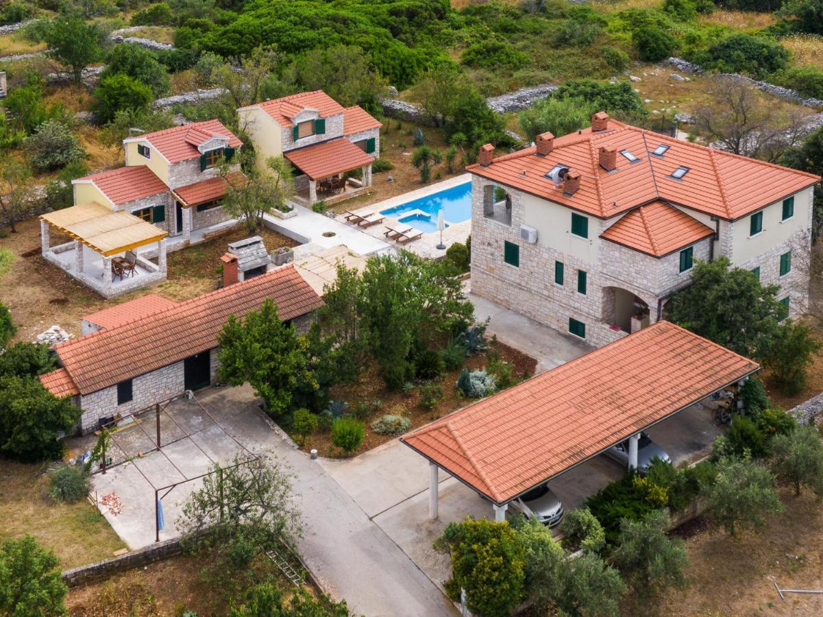 Komun Apartments Vela Luka Zewnętrze zdjęcie