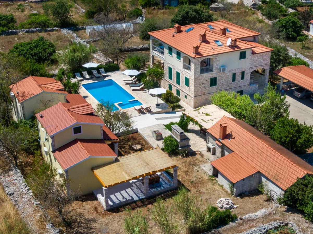 Komun Apartments Vela Luka Zewnętrze zdjęcie