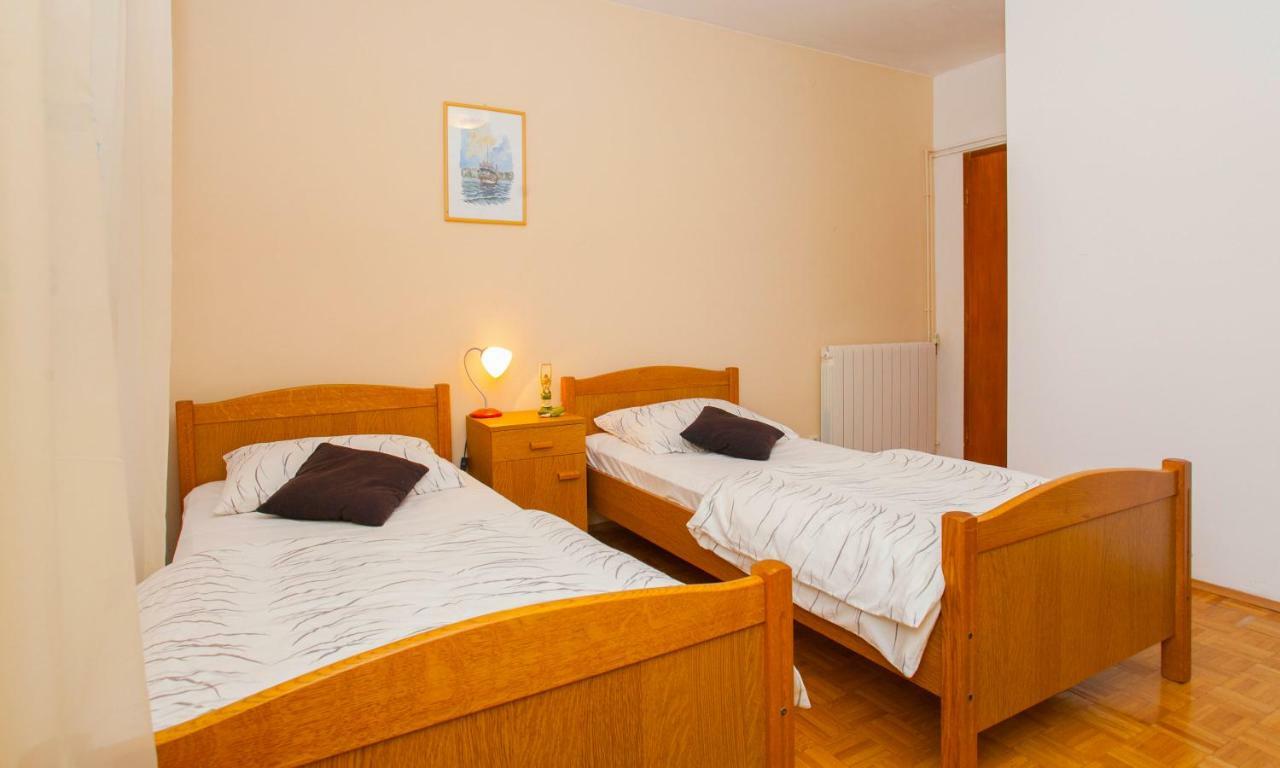 Komun Apartments Vela Luka Zewnętrze zdjęcie