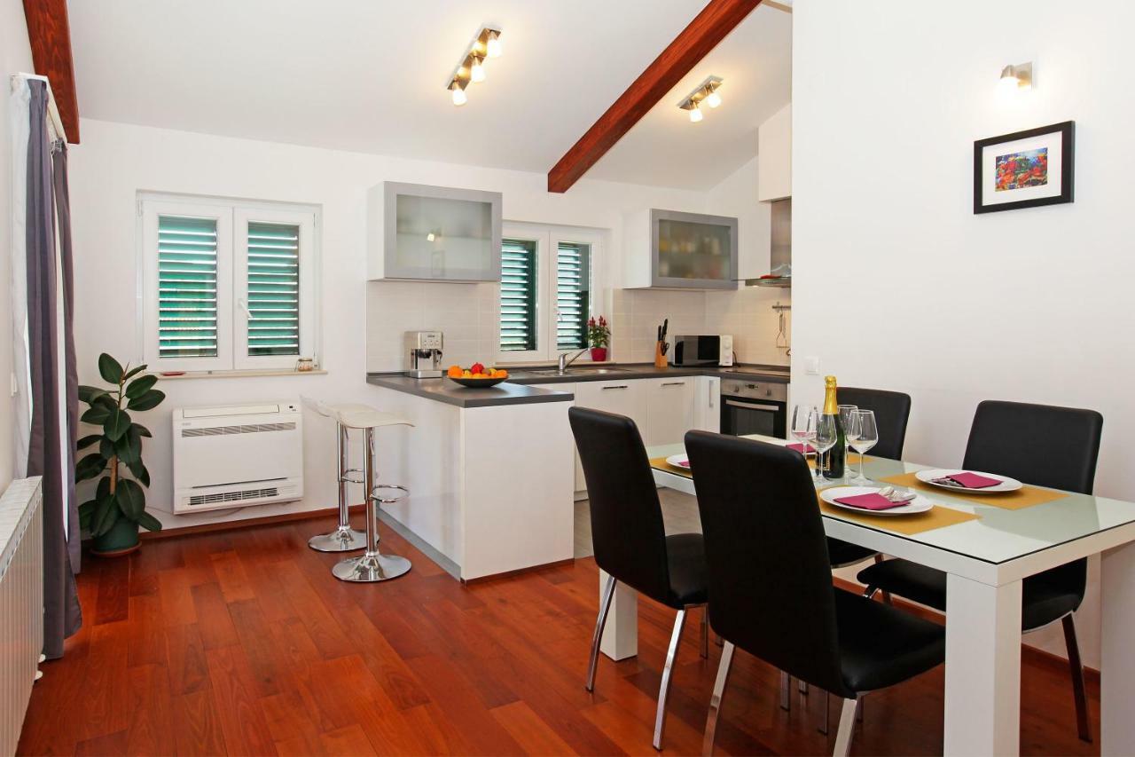 Komun Apartments Vela Luka Zewnętrze zdjęcie