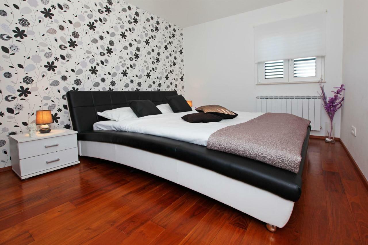 Komun Apartments Vela Luka Zewnętrze zdjęcie