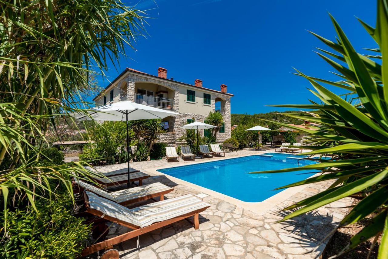 Komun Apartments Vela Luka Zewnętrze zdjęcie